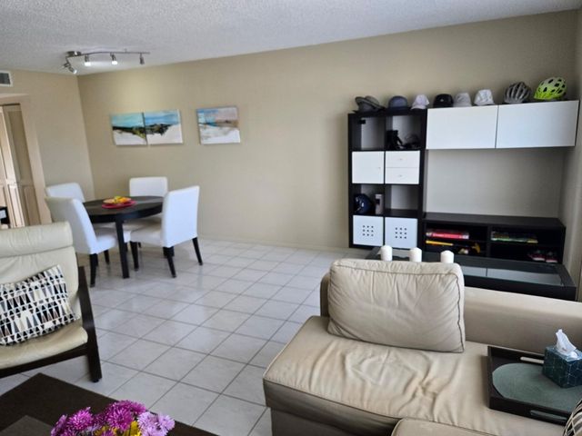 4093 Westbury H 4093, Deerfield Beach, FL 33442