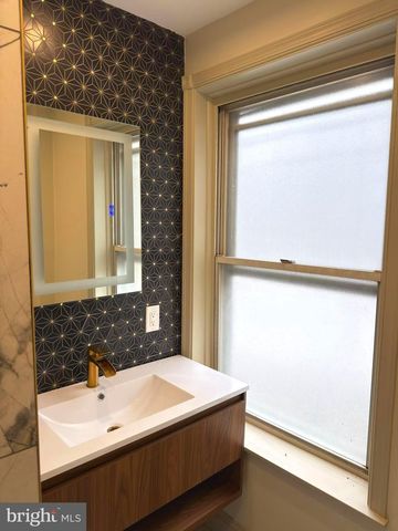 1819 E SERGEANT ST, Philadelphia, PA 19125
