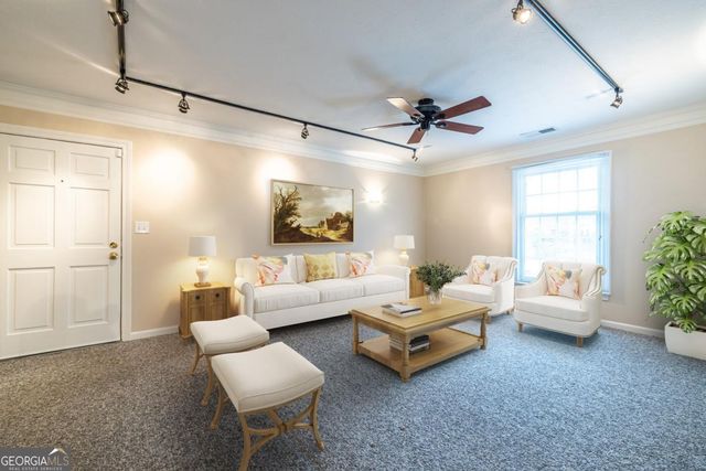 6700 Roswell Road 1C, Sandy Springs, GA 30328