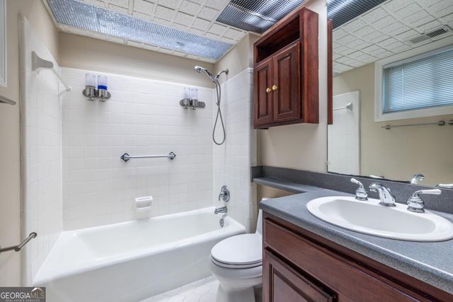 6700 Roswell Road 1C, Sandy Springs, GA 30328