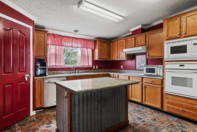 2107 E Prospect Rd., Jefferson, TX 75657