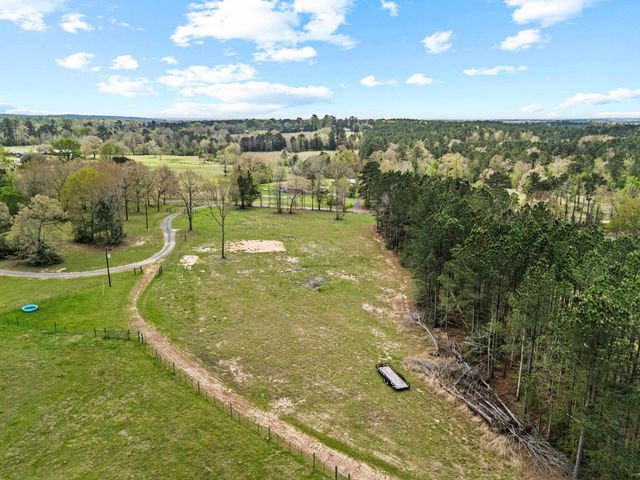 2107 E Prospect Rd., Jefferson, TX 75657