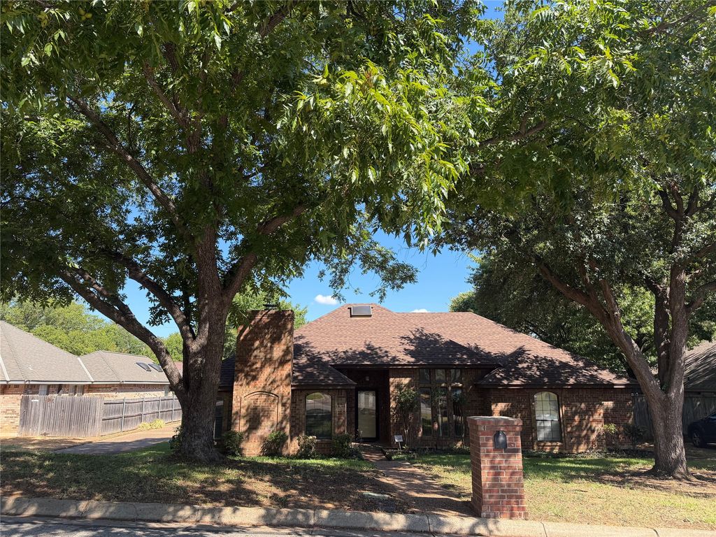 4307 Waycross Drive, Arlington, TX 76016 — exterior