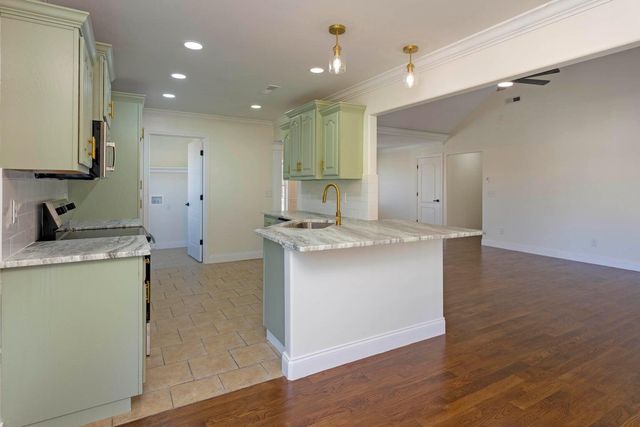 7555 Pfizer Drive, Ooltewah, TN 37363