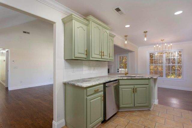 7555 Pfizer Drive, Ooltewah, TN 37363