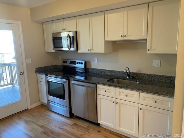 27 Tridell Drive 15, Southington, CT 06489