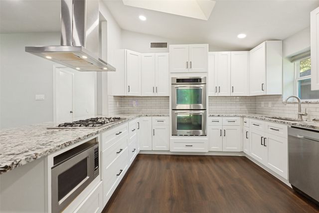 3010 Rambling Drive, Dallas, TX 75228