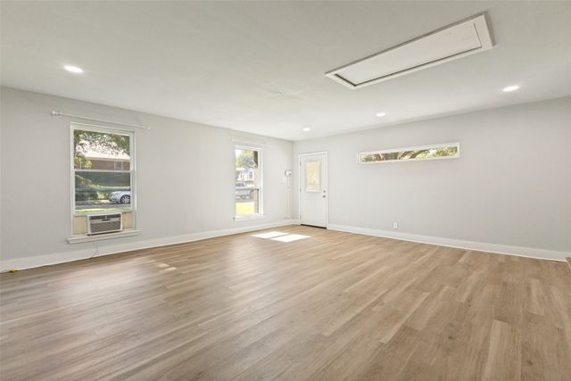 3010 Rambling Drive, Dallas, TX 75228