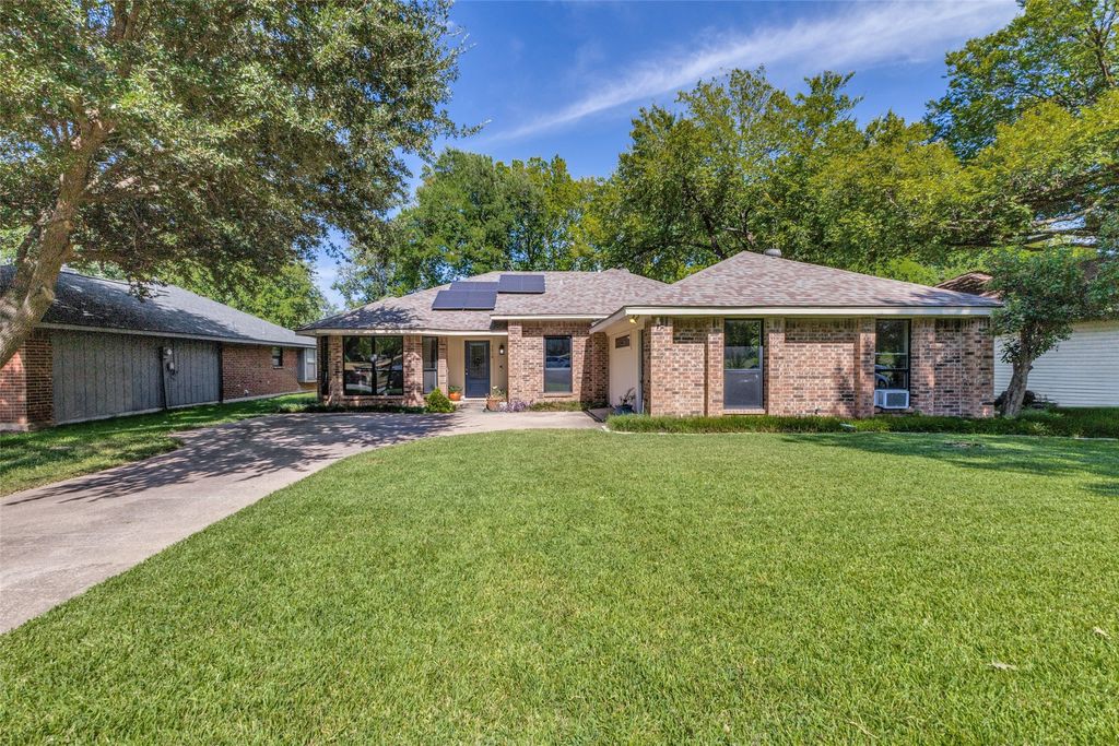 3010 Rambling Drive, Dallas, TX 75228