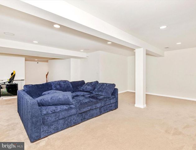 28 BIRCH DR, Hanover, PA 17331