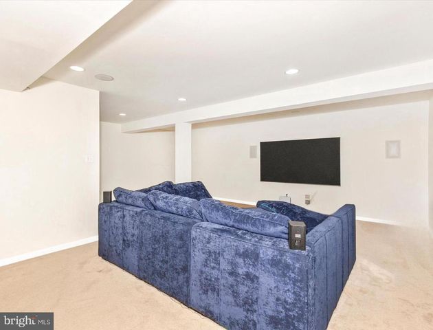 28 BIRCH DR, Hanover, PA 17331