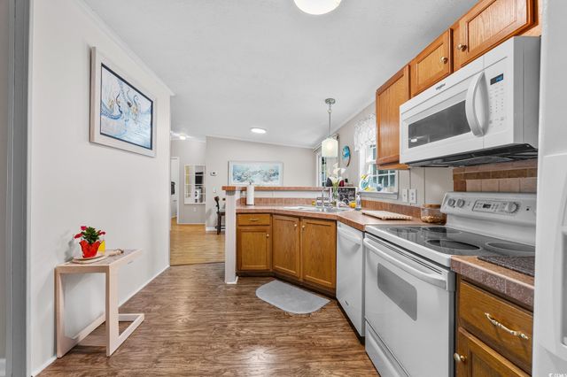 121 Darlene Dr., Myrtle Beach, SC 29588