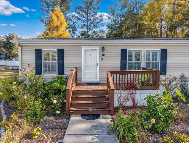 121 Darlene Dr., Myrtle Beach, SC 29588