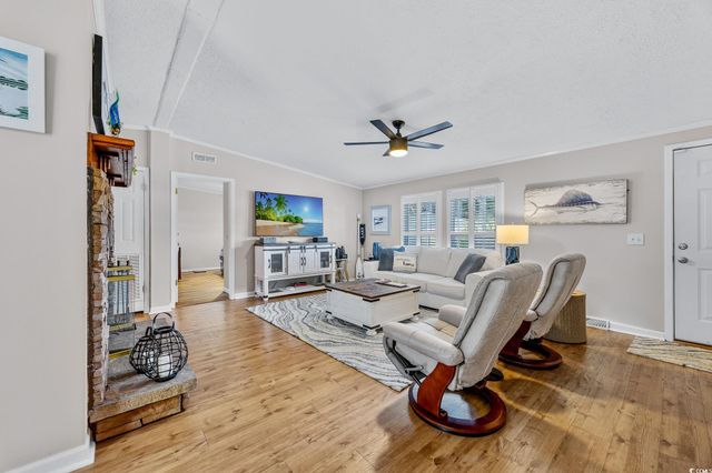 121 Darlene Dr., Myrtle Beach, SC 29588