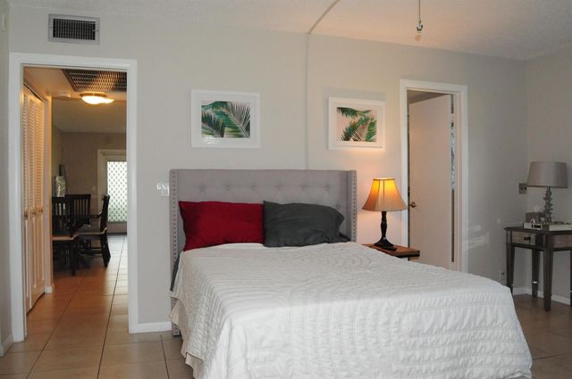 1 Newport A 1, Deerfield Beach, FL 33442
