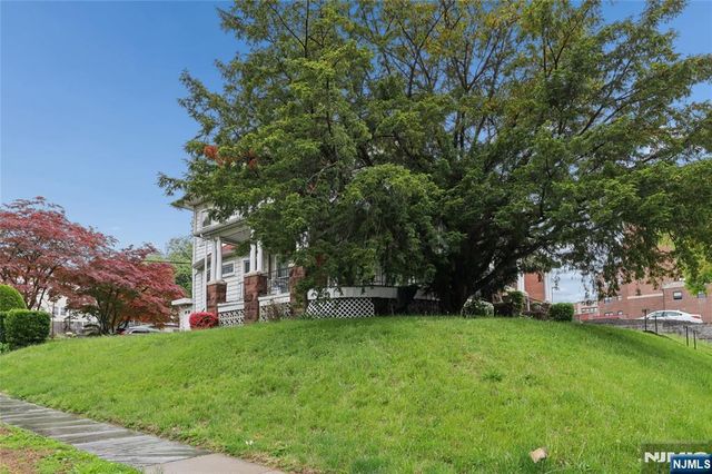 139 Aycrigg Avenue, Passaic, NJ 07055