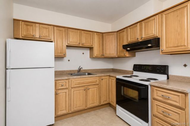 280 Van Cott Avenue, Farmingdale, NY 11735