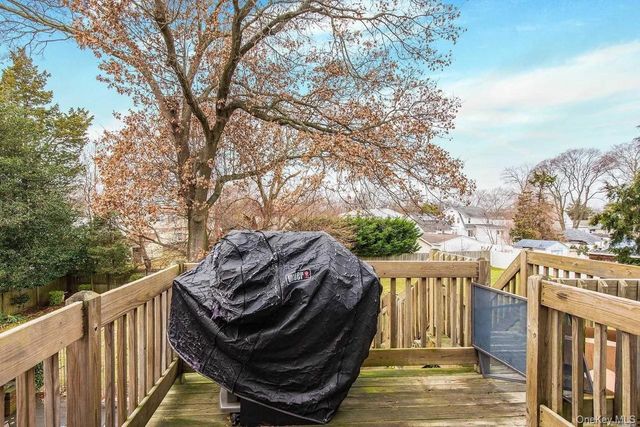 280 Van Cott Avenue, Farmingdale, NY 11735