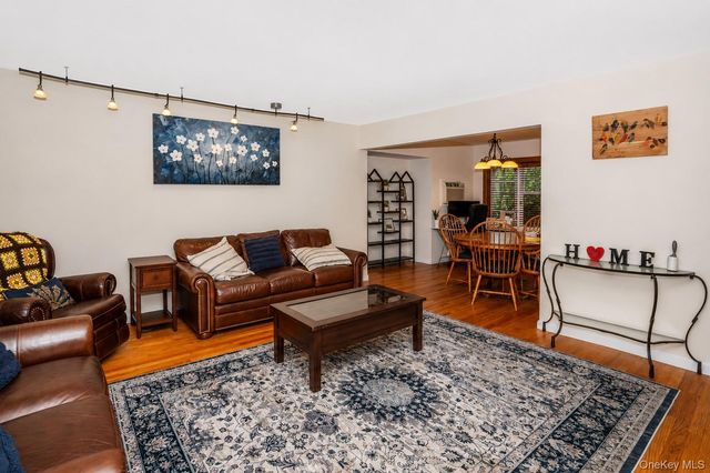 280 Van Cott Avenue, Farmingdale, NY 11735