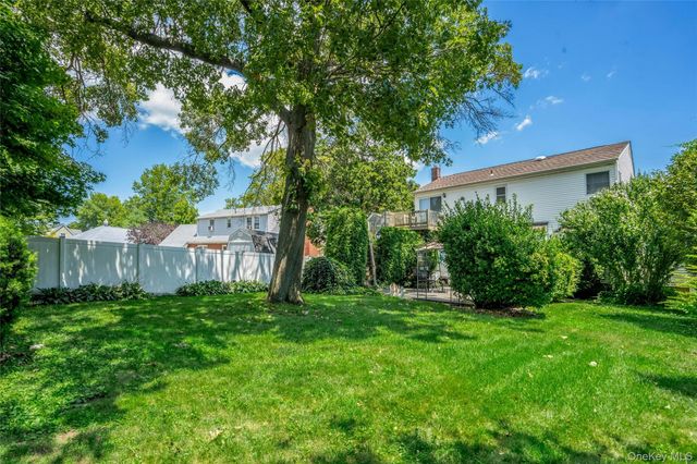 280 Van Cott Avenue, Farmingdale, NY 11735