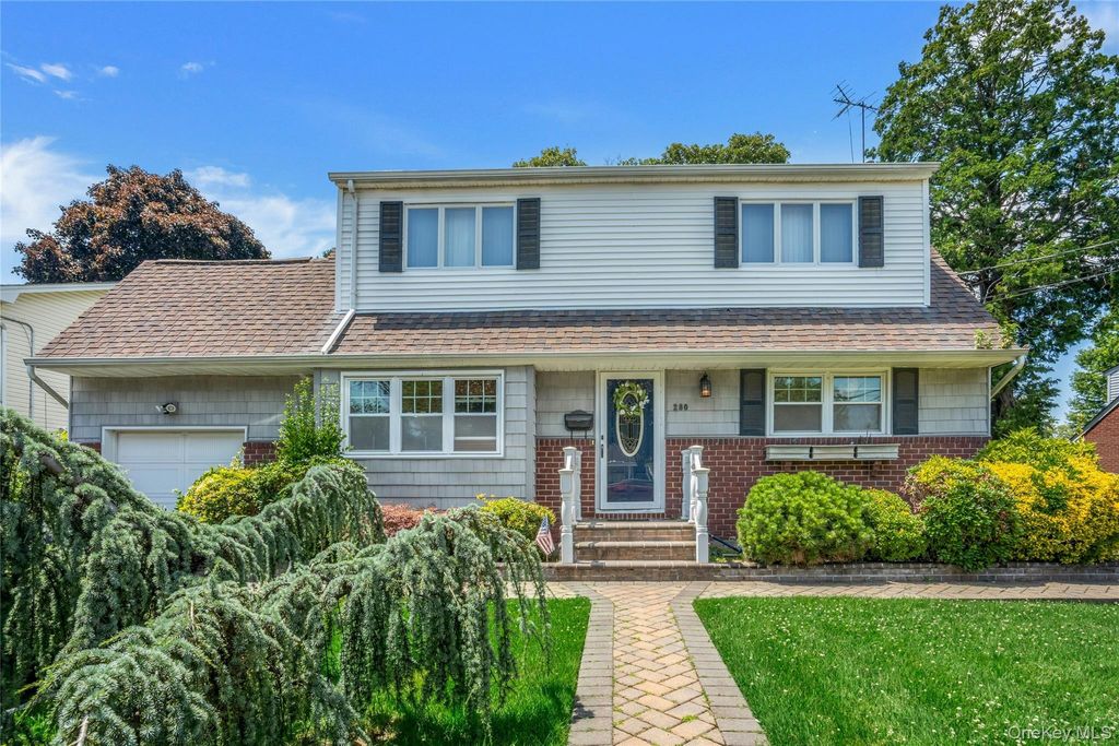 280 Van Cott Avenue, Farmingdale, NY 11735