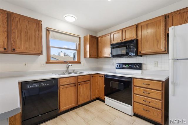 3405 Sherman Park Drive, St Charles, MO 63303