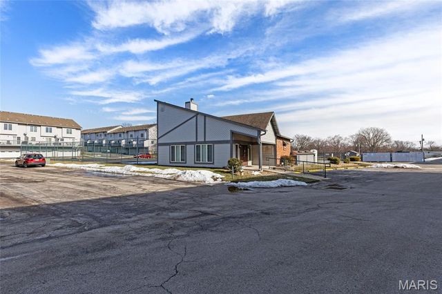 3405 Sherman Park Drive, St Charles, MO 63303