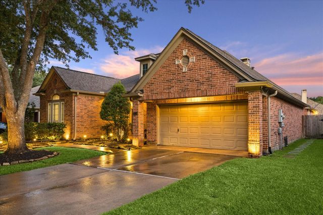 3114 Red Maple Drive, Friendswood, TX 77546
