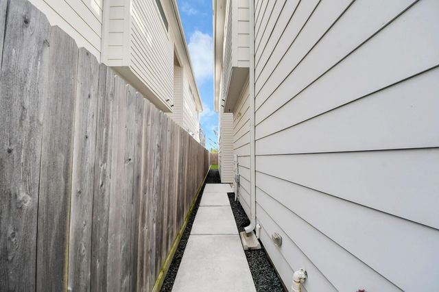 4912 Noble Street, Houston, TX 77020