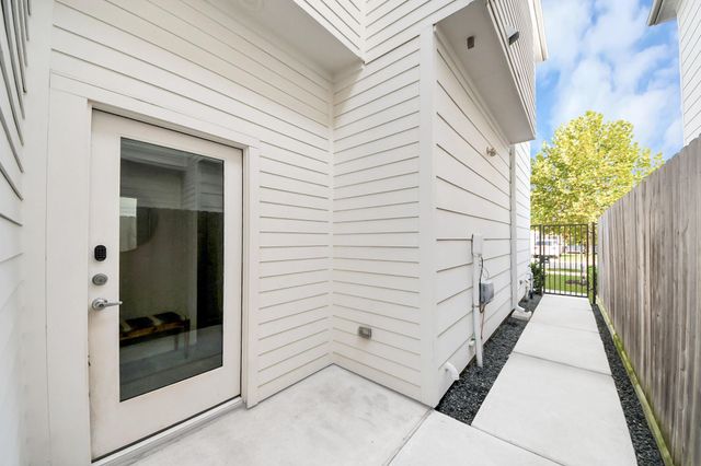 4912 Noble Street, Houston, TX 77020