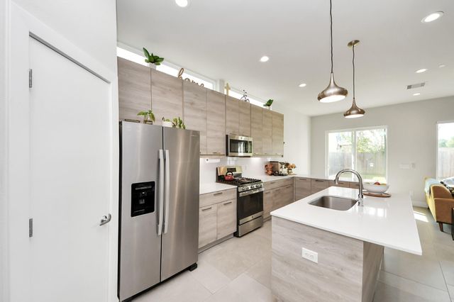 4912 Noble Street, Houston, TX 77020