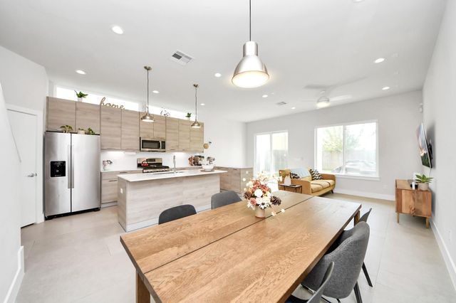 4912 Noble Street, Houston, TX 77020