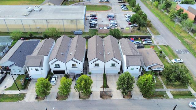 4912 Noble Street, Houston, TX 77020