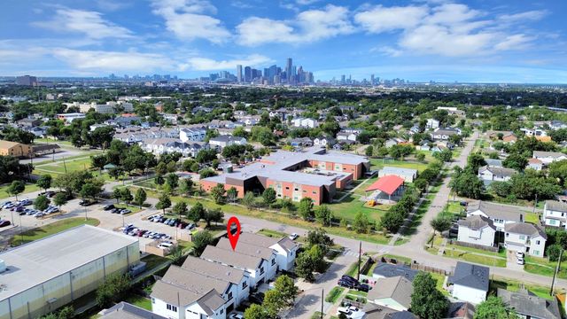 4912 Noble Street, Houston, TX 77020