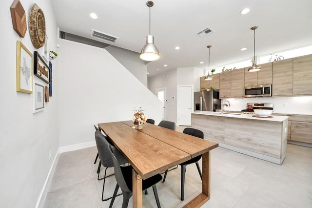 4912 Noble Street, Houston, TX 77020