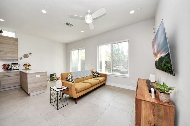 4912 Noble Street, Houston, TX 77020