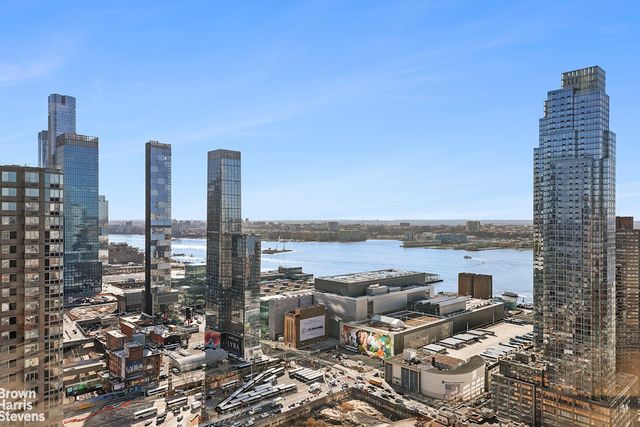 500 W 43rd St Apt 7G, New York City, NY 10036