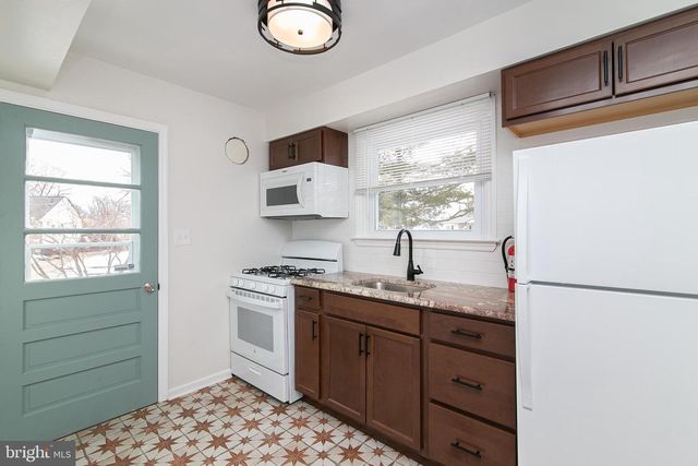1001 ARMISTICE DR, Burlington, NJ 08016