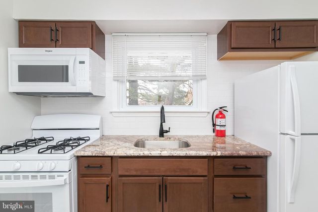 1001 ARMISTICE DR, Burlington, NJ 08016