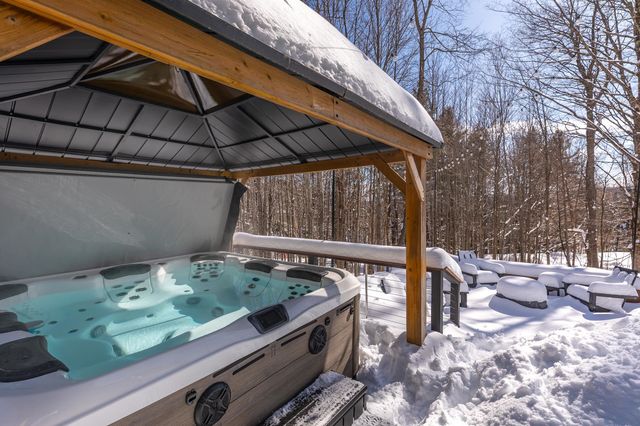 104 High Meadow Road, Winhall, VT 05340