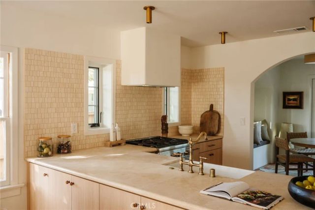 3371 Garden, Los Angeles, CA 90039