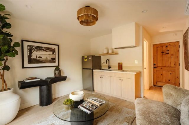 3371 Garden, Los Angeles, CA 90039