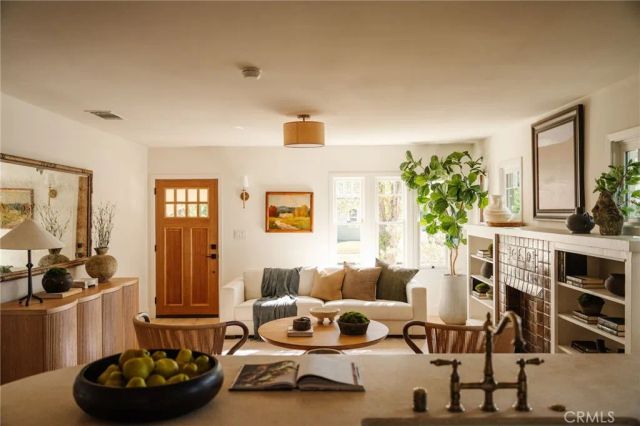 3371 Garden, Los Angeles, CA 90039