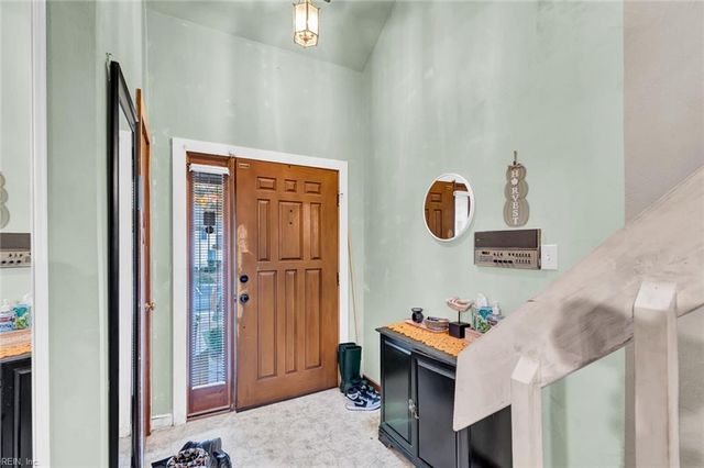 222 Bridgewater DR, Newport News, VA 23603