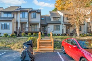 222 Bridgewater DR, Newport News, VA 23603