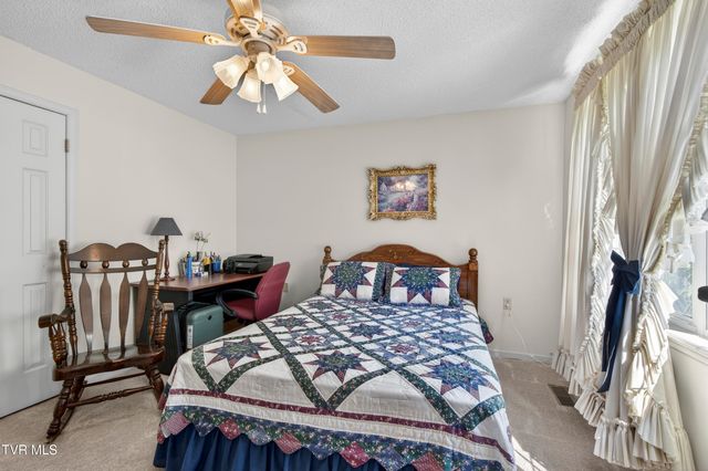 18403 Ironwood Loop, Abingdon, VA 24210