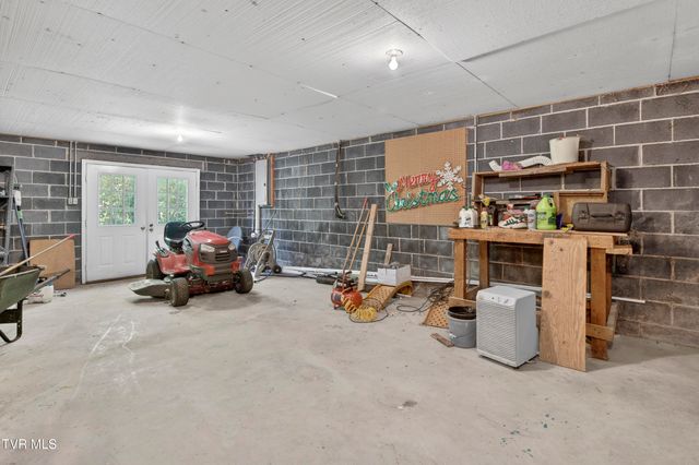 18403 Ironwood Loop, Abingdon, VA 24210