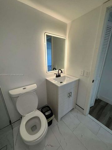 300 W Palm Cir W 307, Pembroke Pines, FL 33025