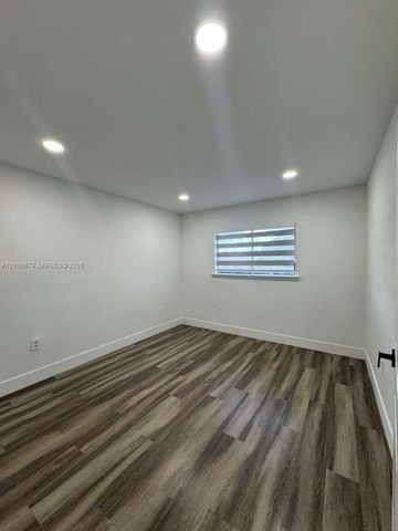 300 W Palm Cir W 307, Pembroke Pines, FL 33025