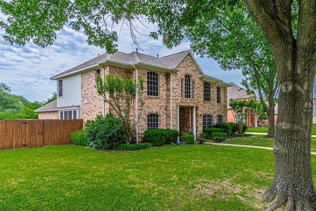 805 Saratoga Drive, Southlake, TX 76092